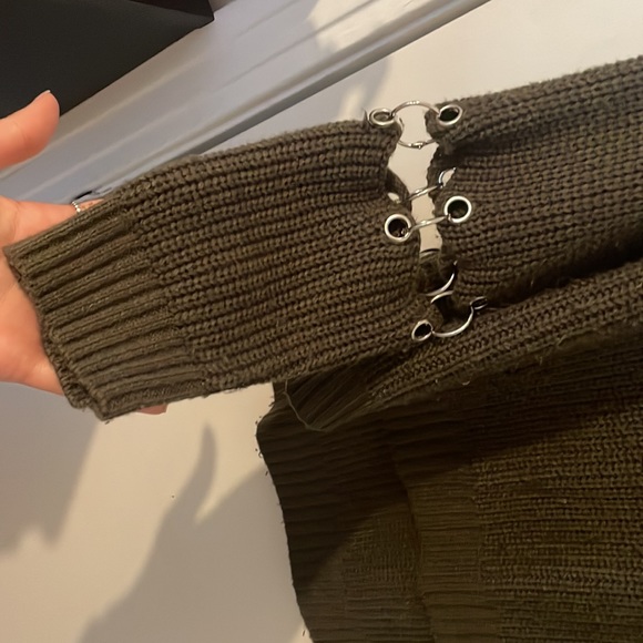 Kaki Green top medium with rings - Picture 2 of 5